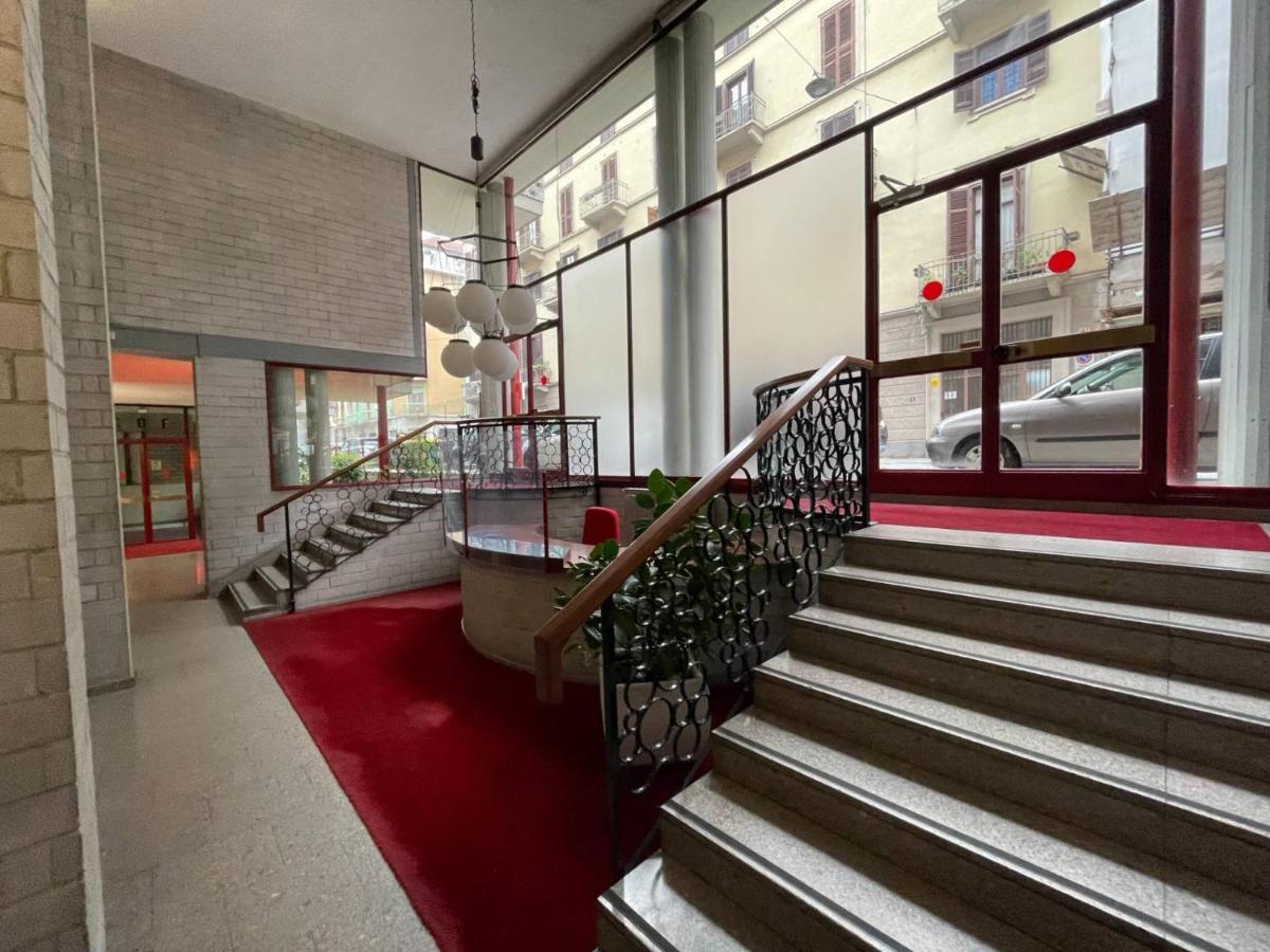 Floradora Apartment Turin Bagian luar foto